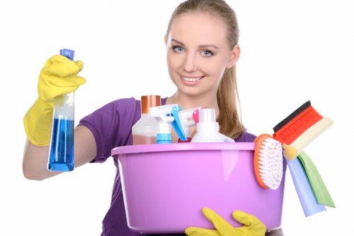 Preparing a room for carpet cleaning in Creekmouth